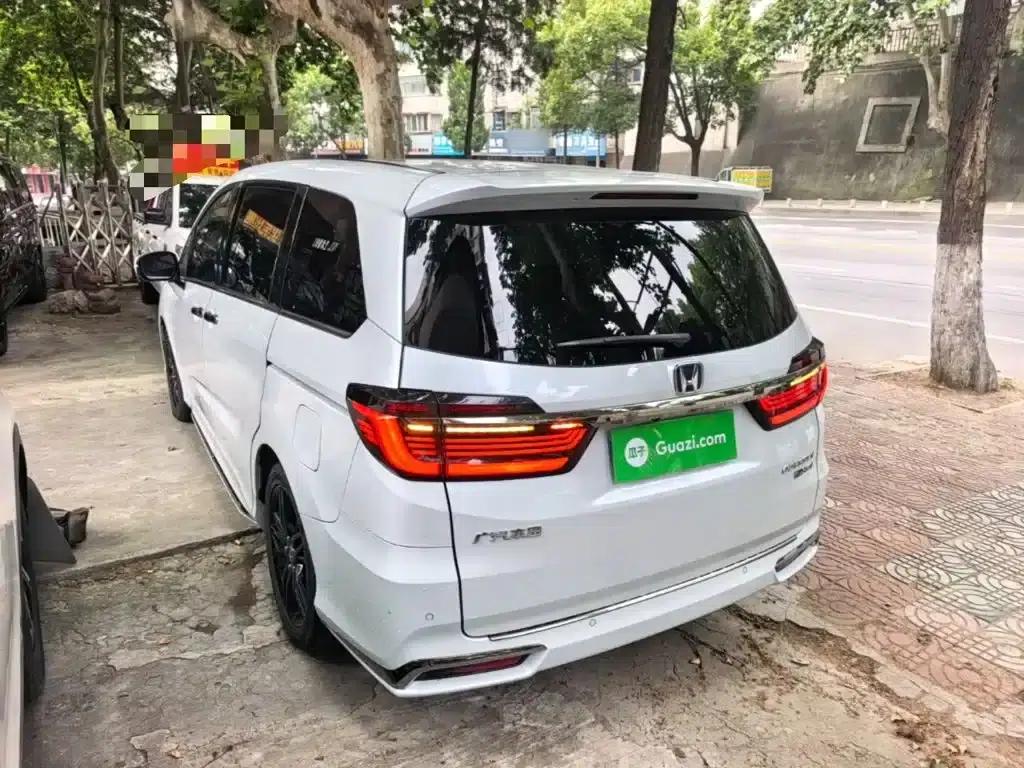 2022 Odyssey 2.0L e:HEV Elite Supreme Edition — миниатюра 5