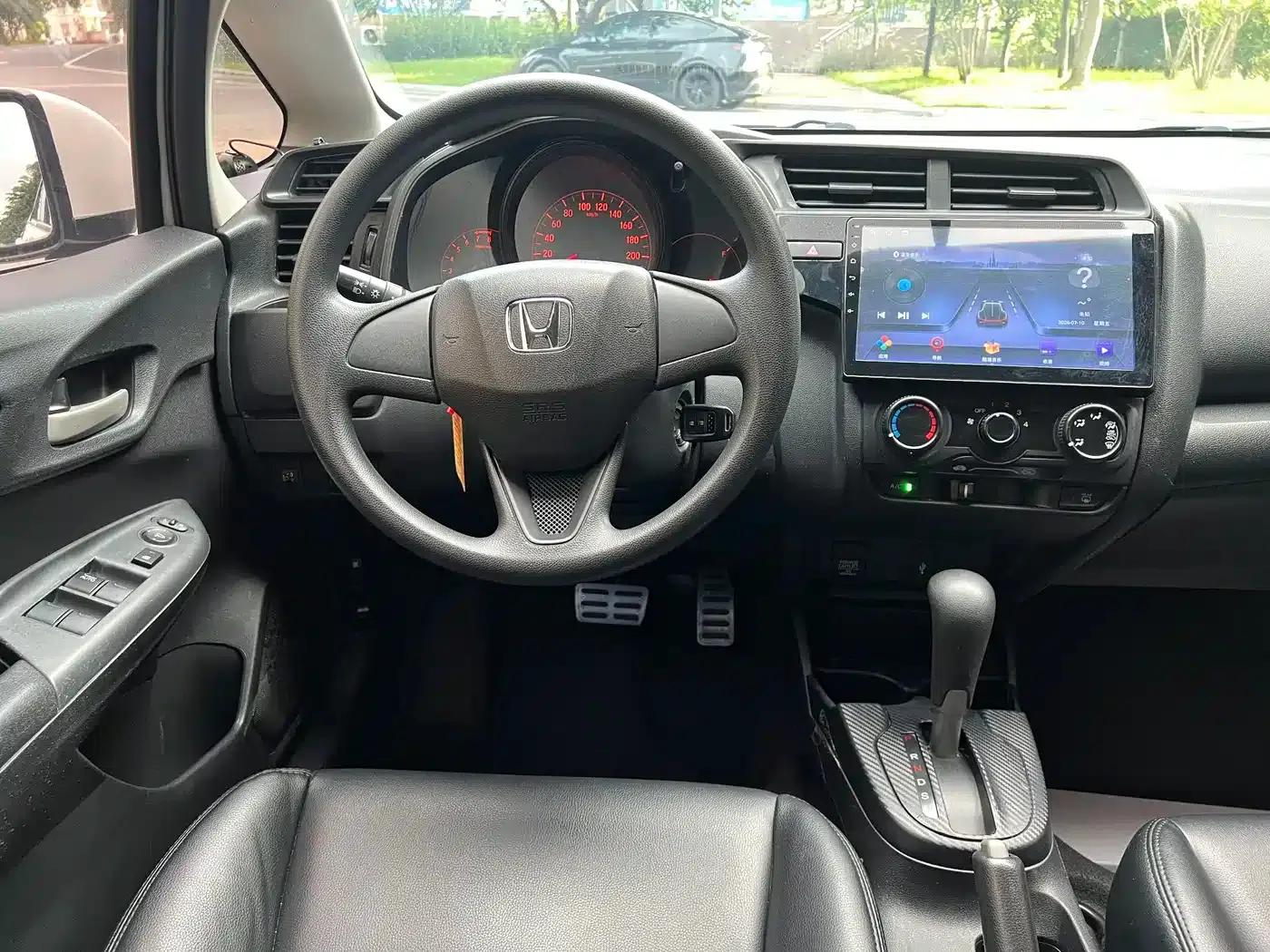 Honda Fit 2018 1.5L CVT Comfort Edition — миниатюра 9