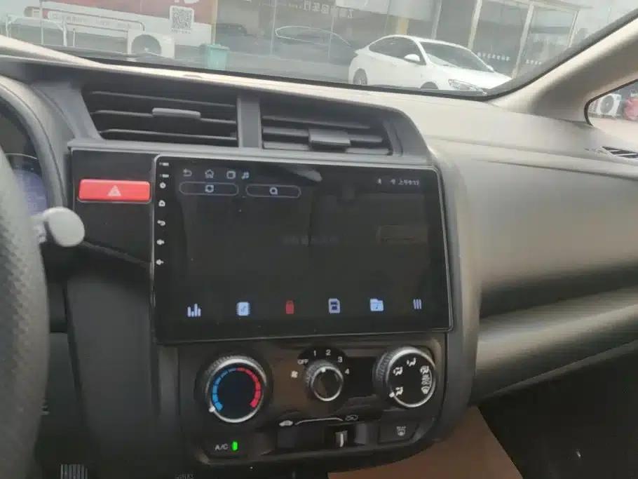 Honda Fit 2016 1.5L LXS CVT Comfort Sunroof Edition — миниатюра 13
