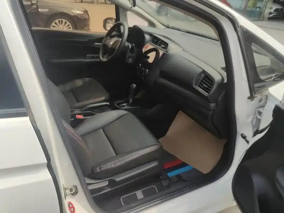Honda Fit 2016 1.5L LXS CVT Comfort Sunroof Edition — миниатюра 8