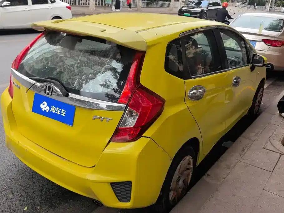 Honda Fit 2014 1.5L LX Manual Comfort Model — миниатюра 3