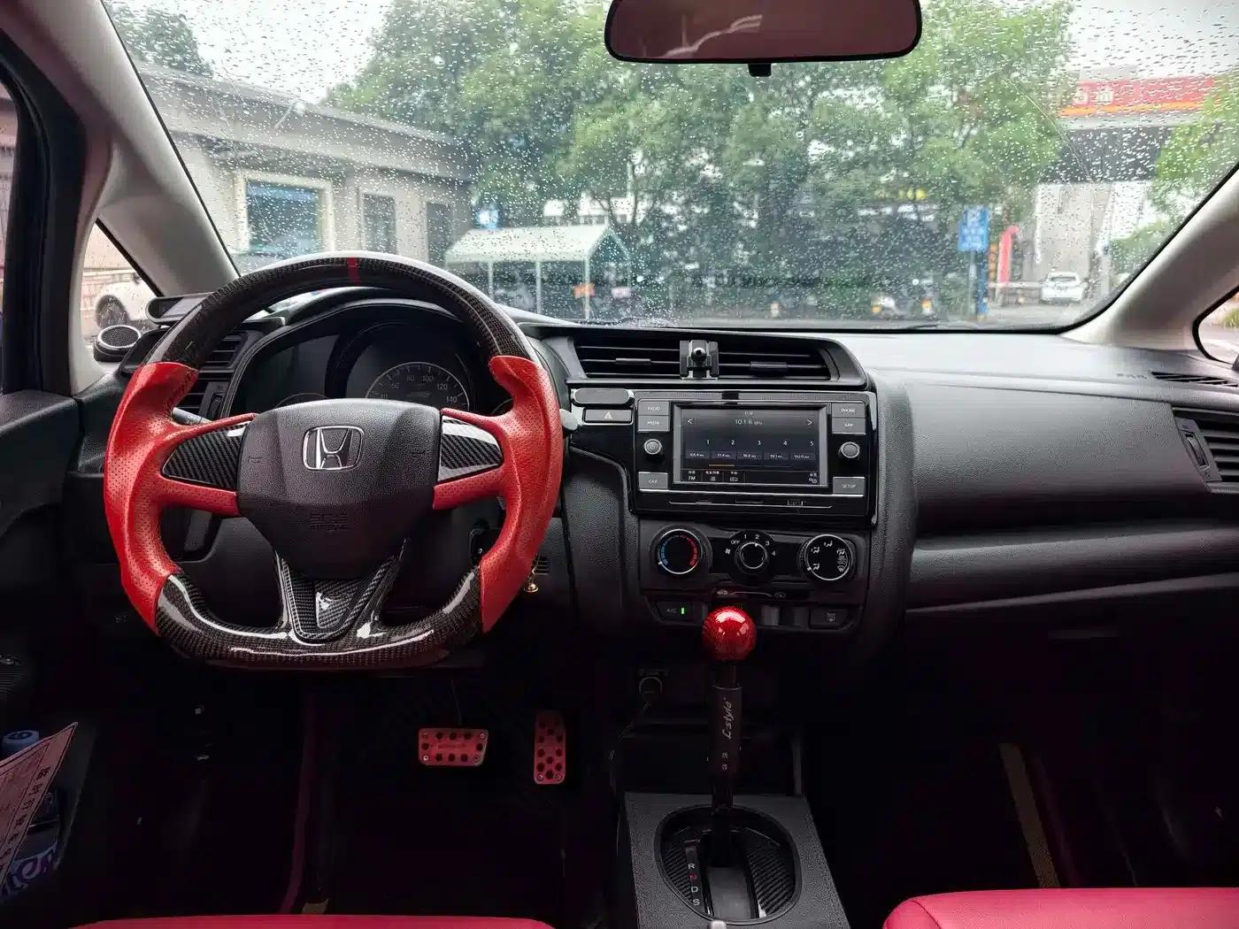 Honda Fit 2018 1.5L CVT Comfort Edition — миниатюра 12