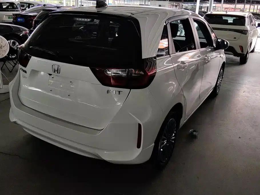 Honda Fit 2021 1.5L CVT Trend Edition — миниатюра 3