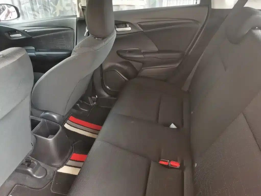 Honda Fit 2016 1.5L LX Manual Comfort Model — миниатюра 17