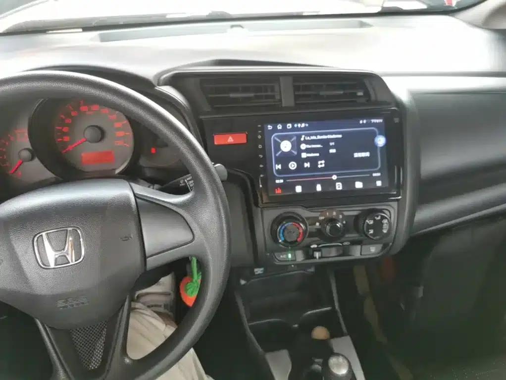 Honda Fit 2016 1.5L LX Manual Comfort Model — миниатюра 10