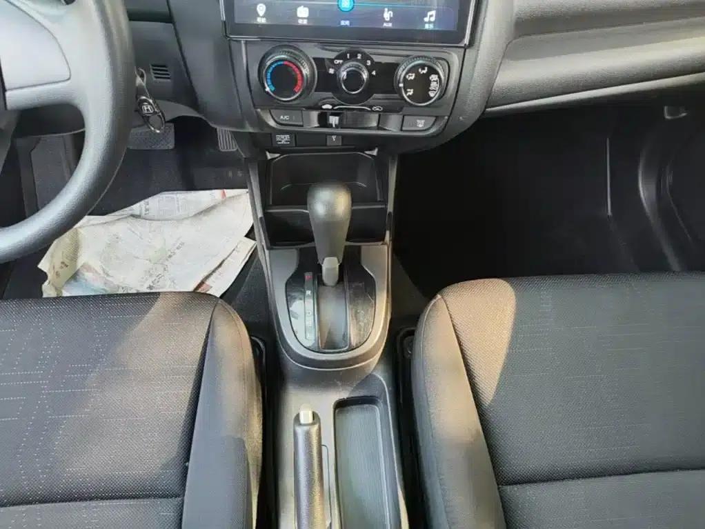 Honda Fit 2018 1.5L CVT Comfort Edition — миниатюра 14