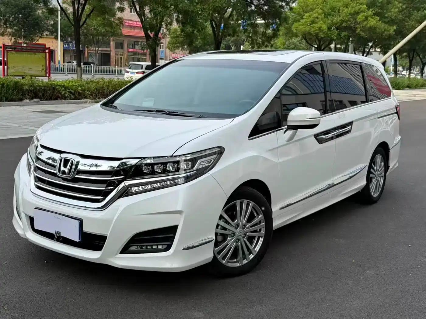 Elysion 2016 2.4L Luxury Edition — миниатюра 1