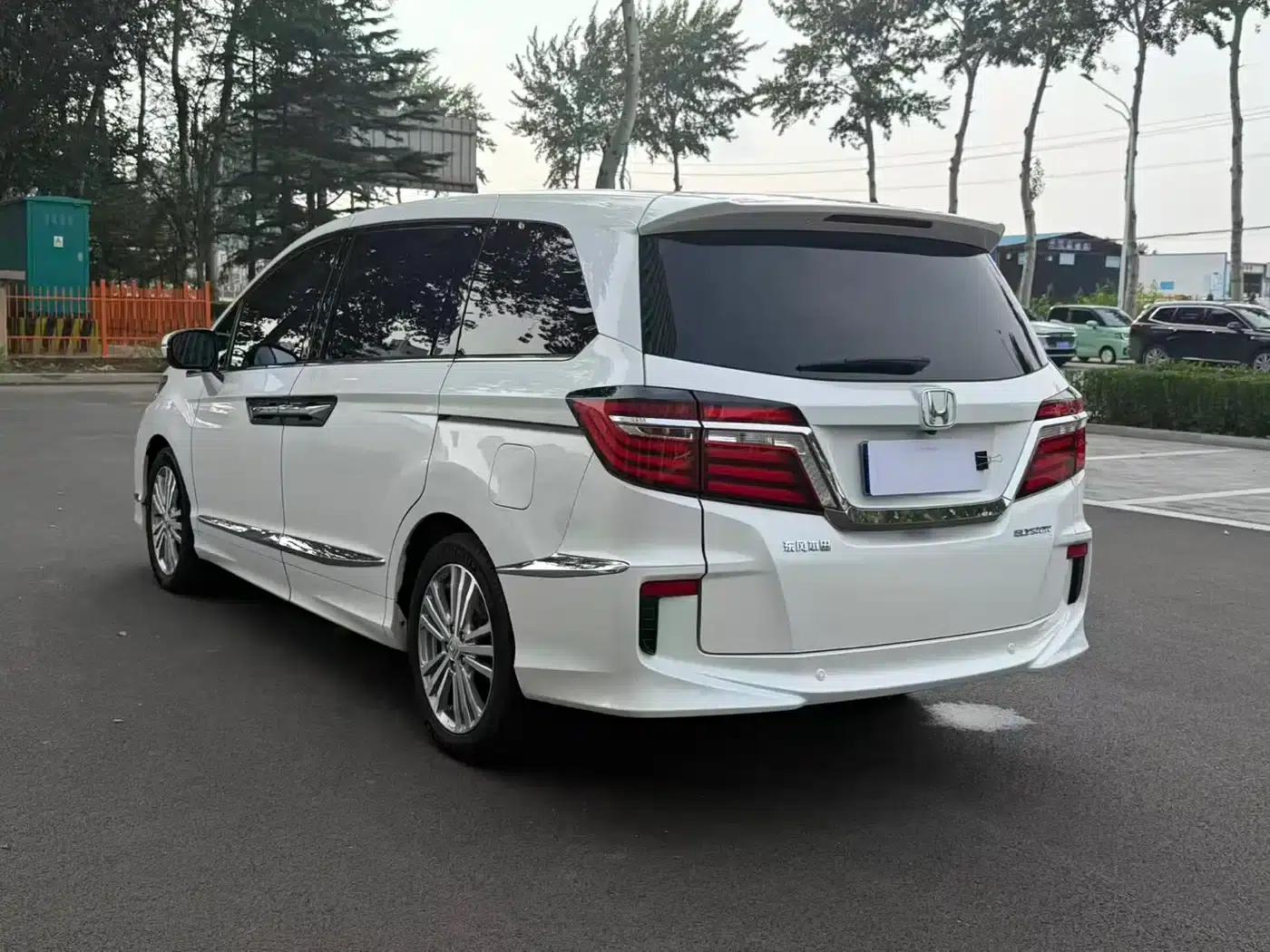 Elysion 2016 2.4L Luxury Edition — миниатюра 4