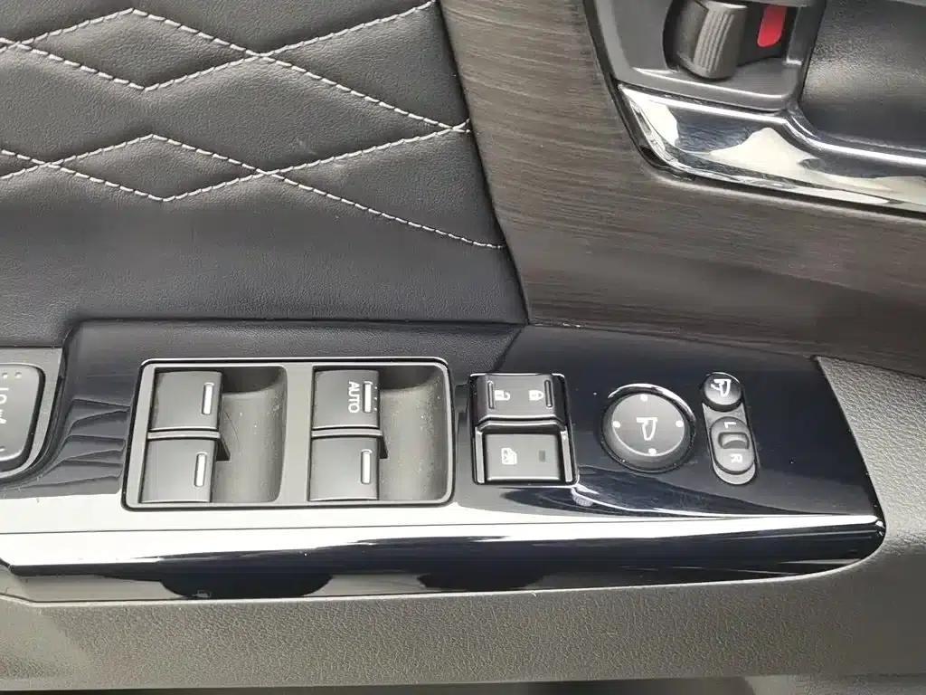Elysion 2022 2.0L e:HEV Luxury Edition — миниатюра 9