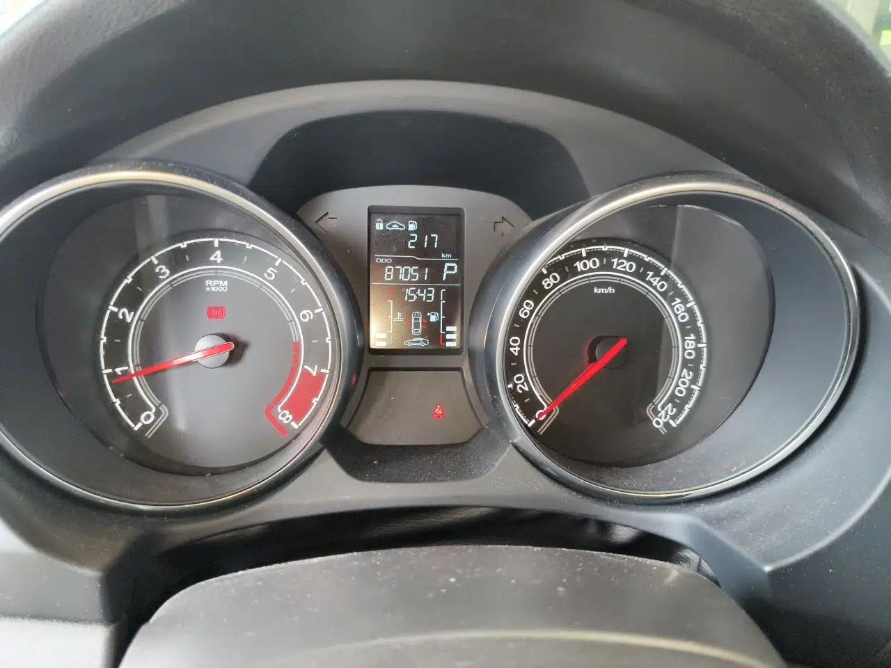 MG GT 2015 1.5T Automatic Elite Edition — миниатюра 11