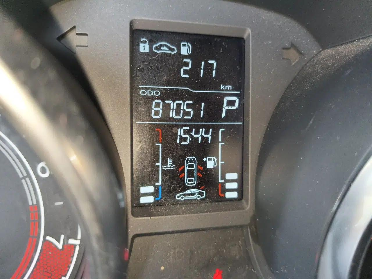 MG GT 2015 1.5T Automatic Elite Edition — миниатюра 12