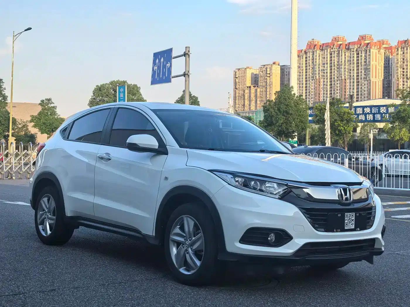 Vezel 2022 1.5L CVT Elite Smart Edition — миниатюра 3