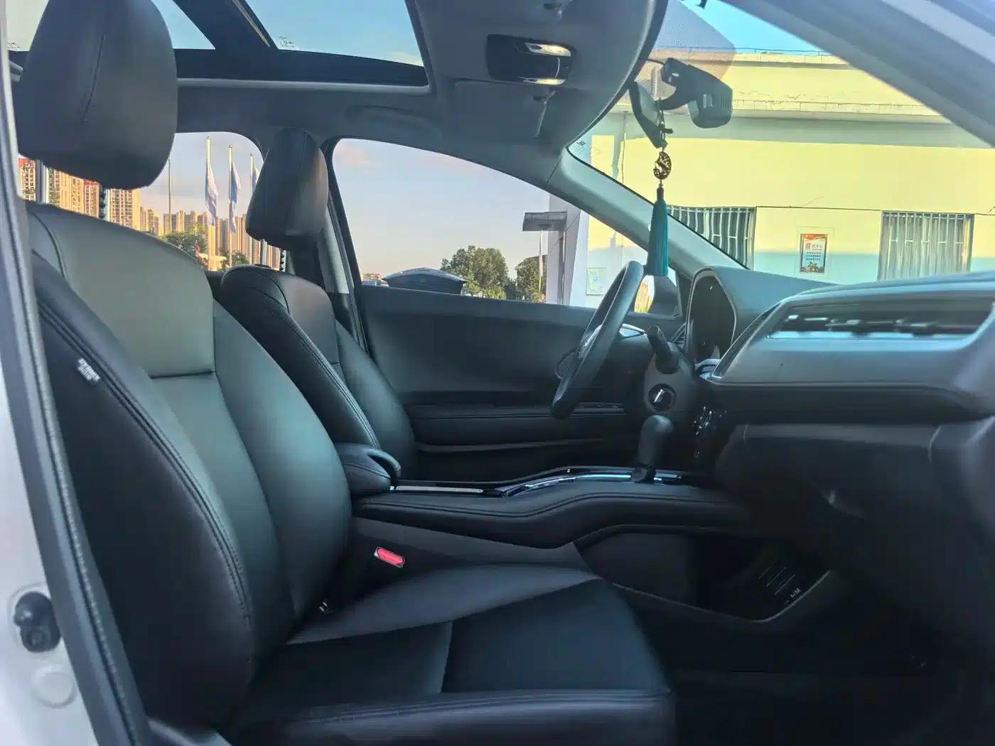 Vezel 2022 1.5L CVT Elite Smart Edition — миниатюра 6