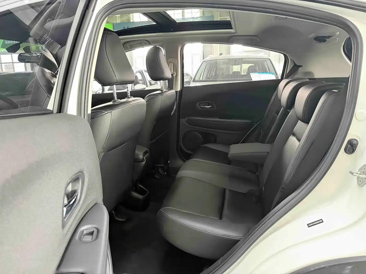 Vezel 2022 1.5L CVT Elite Smart Edition — миниатюра 15