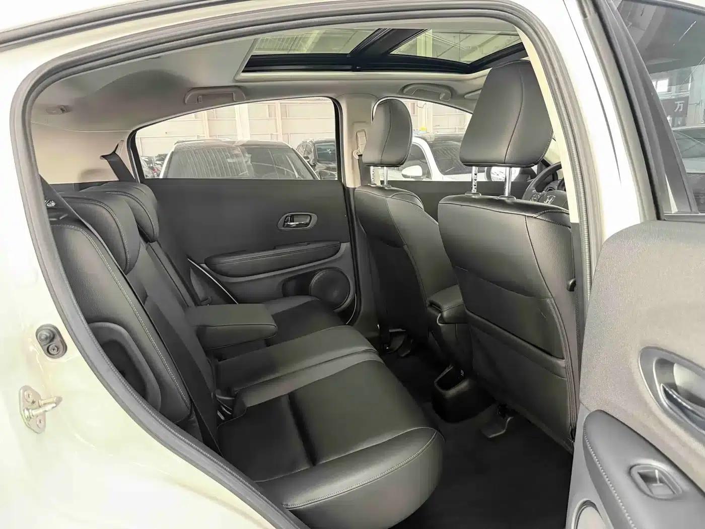 Vezel 2022 1.5L CVT Elite Smart Edition — миниатюра 16