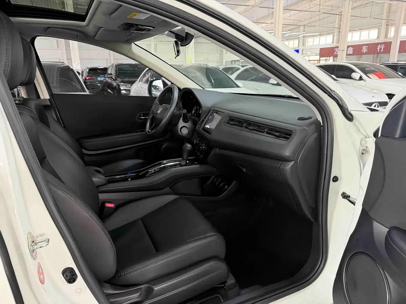 Vezel 2022 1.5L CVT Elite Smart Edition — миниатюра 17