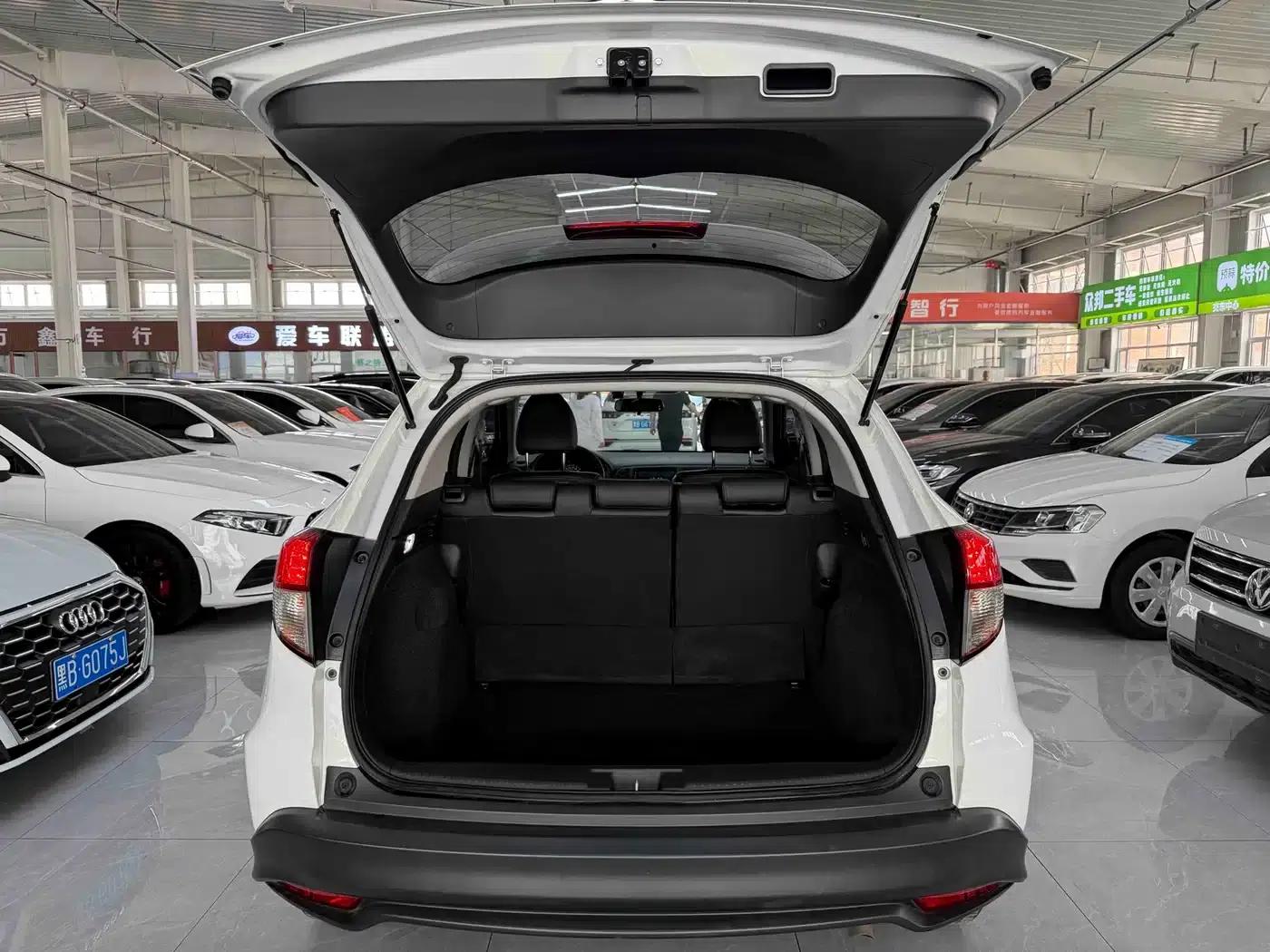 Vezel 2022 1.5L CVT Elite Smart Edition — миниатюра 19