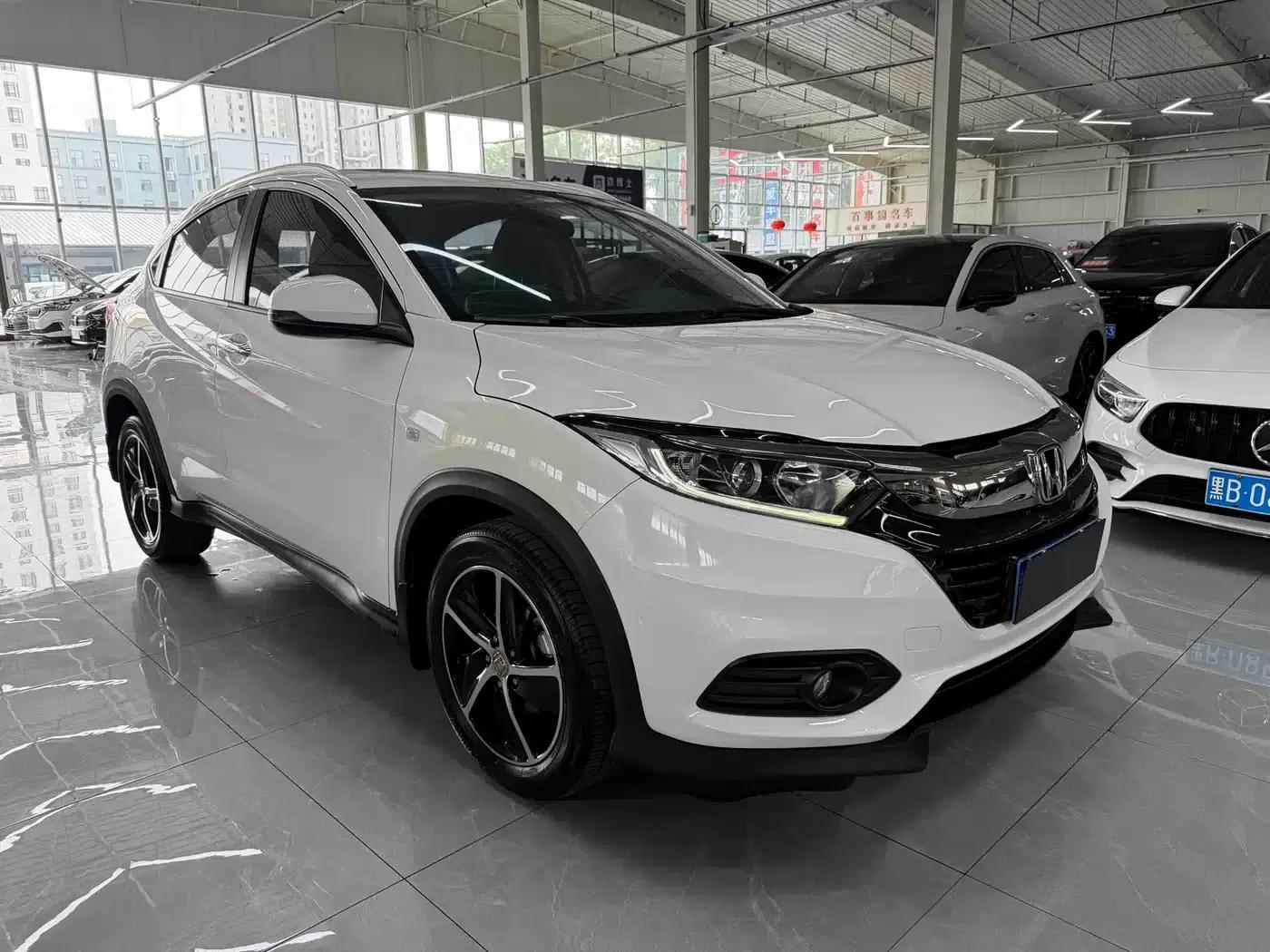 Vezel 2022 1.5L CVT Elite Smart Edition — миниатюра 3