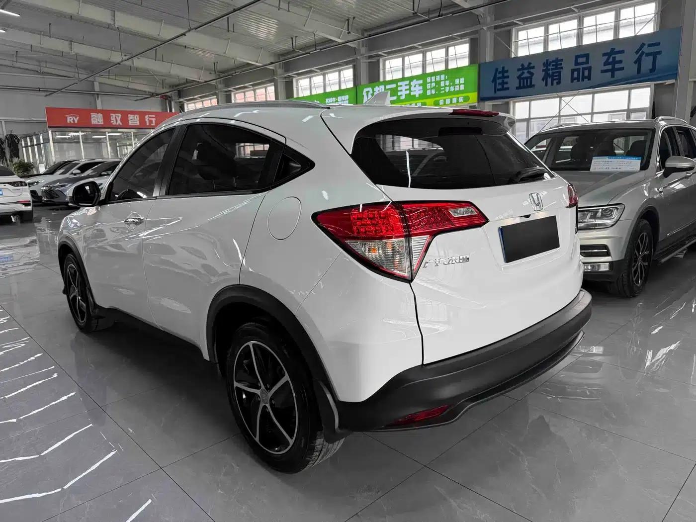 Vezel 2022 1.5L CVT Elite Smart Edition — миниатюра 6