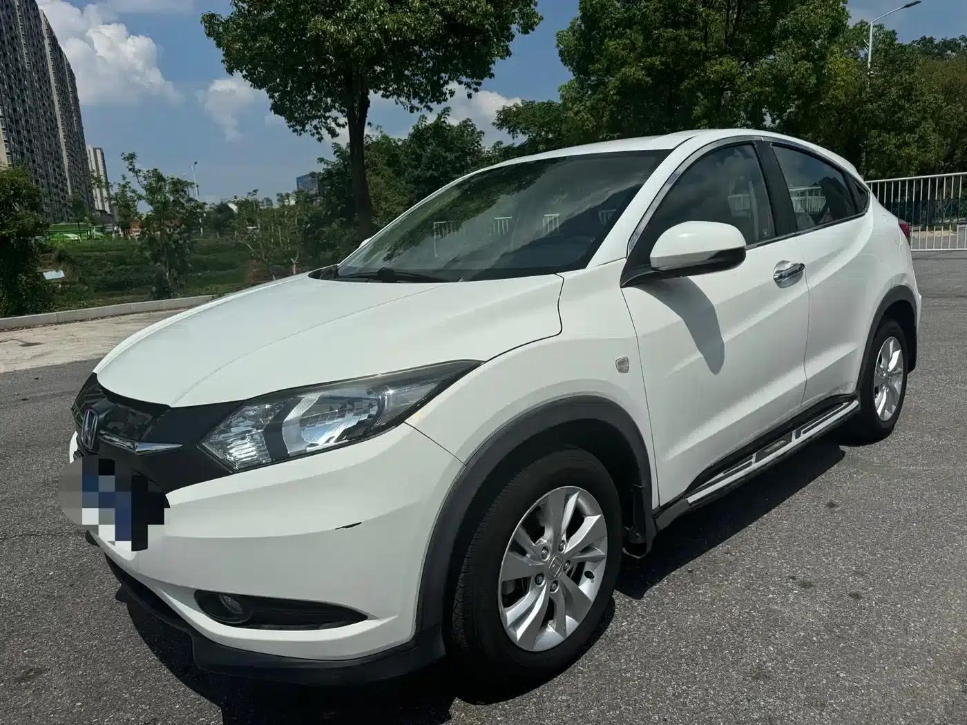 Vezel 2017 1.5L CVT 2WD Comfort Model — миниатюра 1