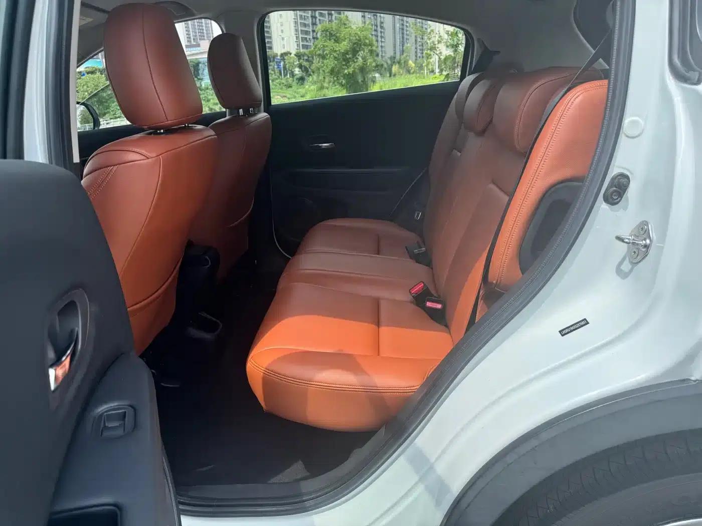 Vezel 2017 1.5L CVT 2WD Comfort Model — миниатюра 7