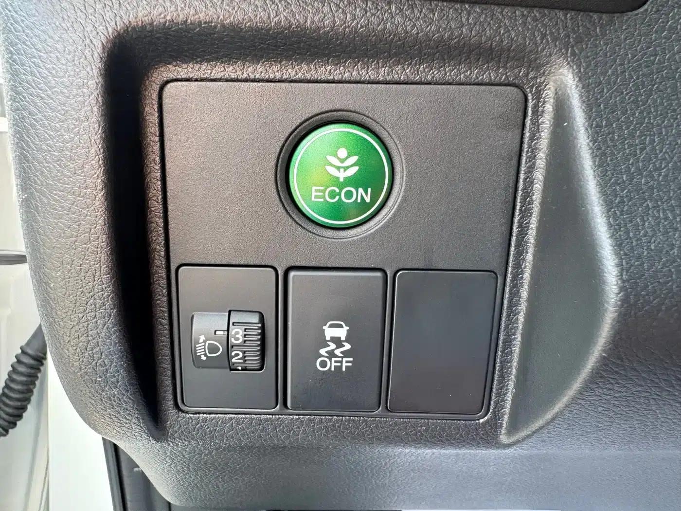 Vezel 2017 1.5L CVT 2WD Comfort Model — миниатюра 9