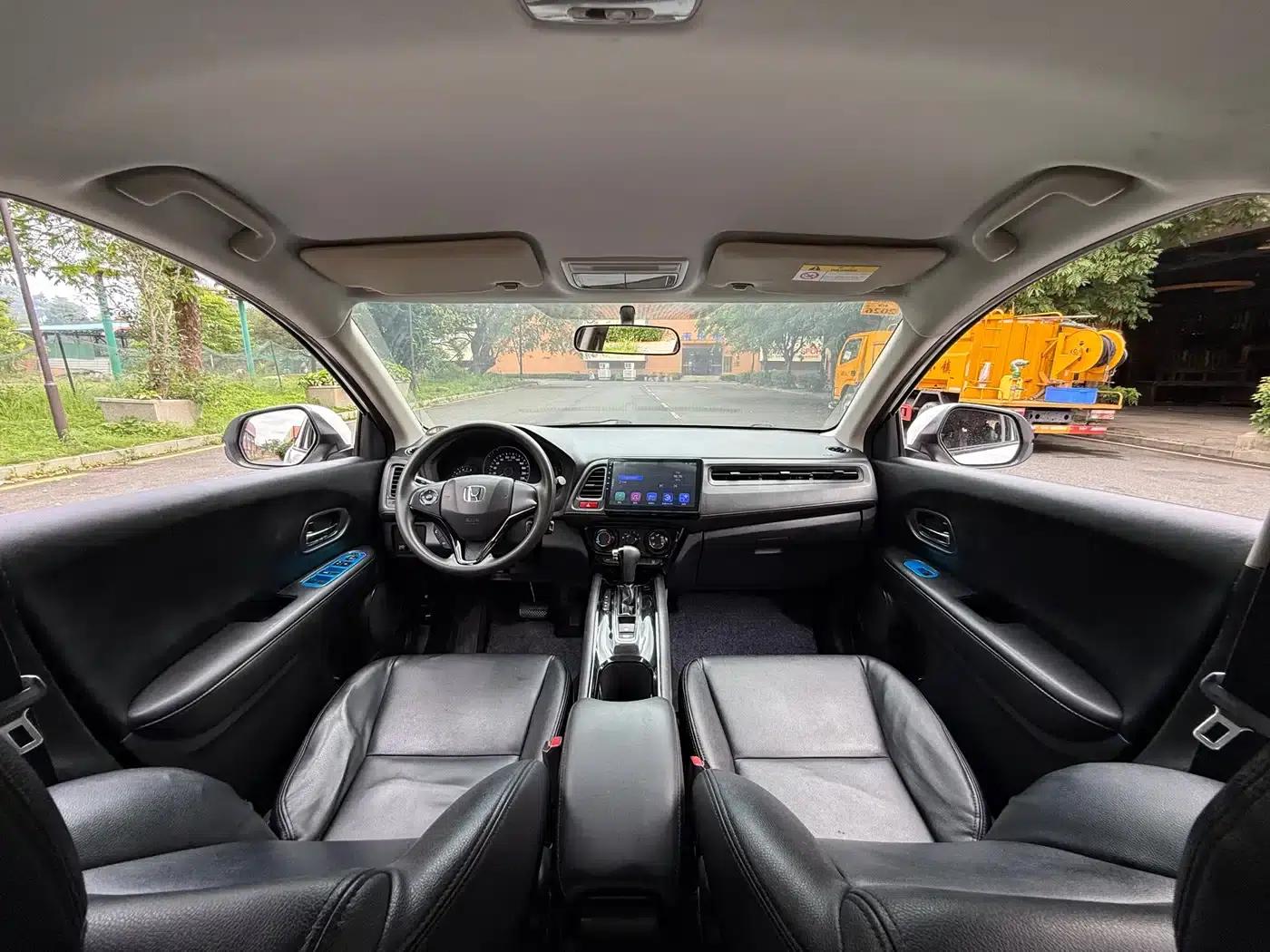 Vezel 2017 1.5L CVT 2WD Comfort Model — миниатюра 11