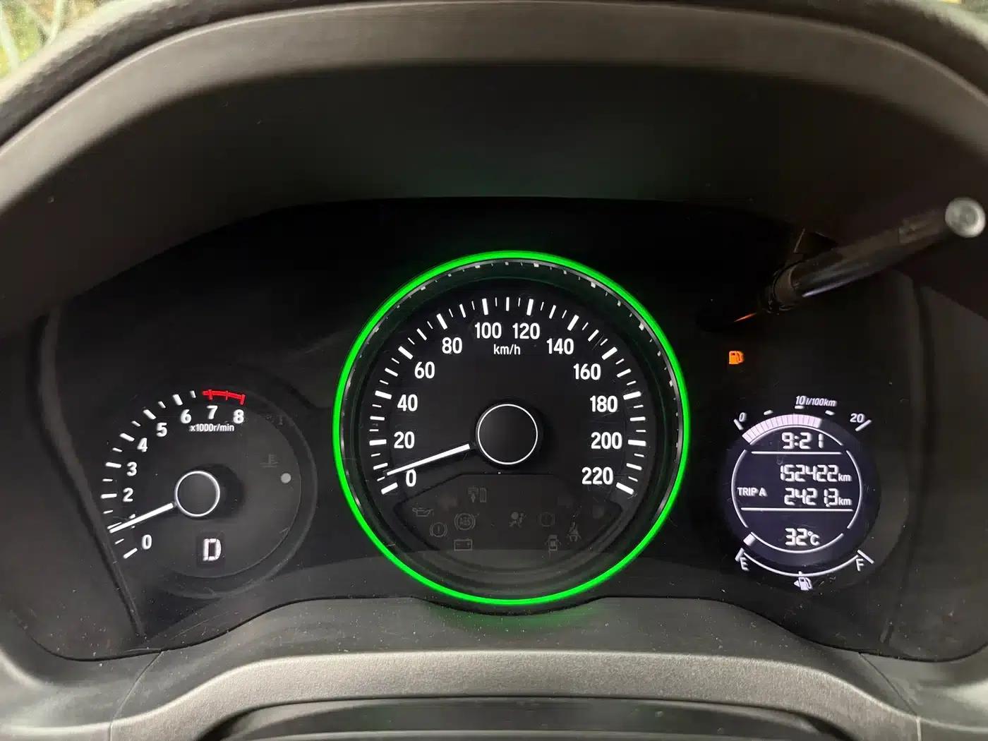 Vezel 2017 1.5L CVT 2WD Comfort Model — миниатюра 14