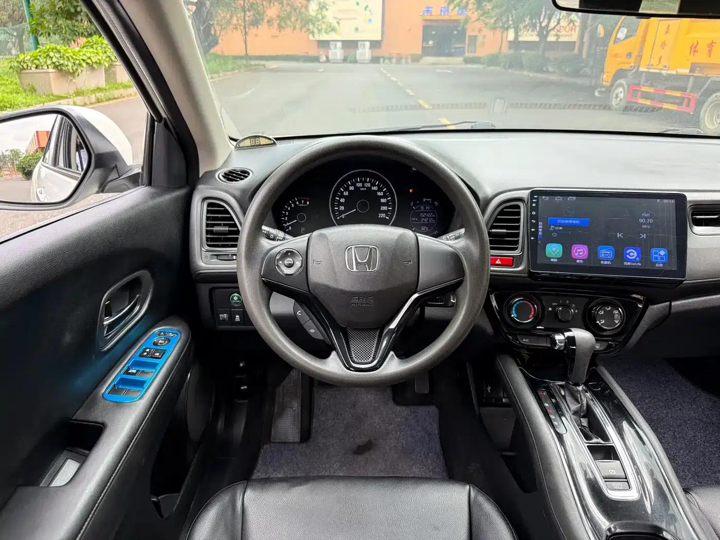 Vezel 2017 1.5L CVT 2WD Comfort Model — миниатюра 16