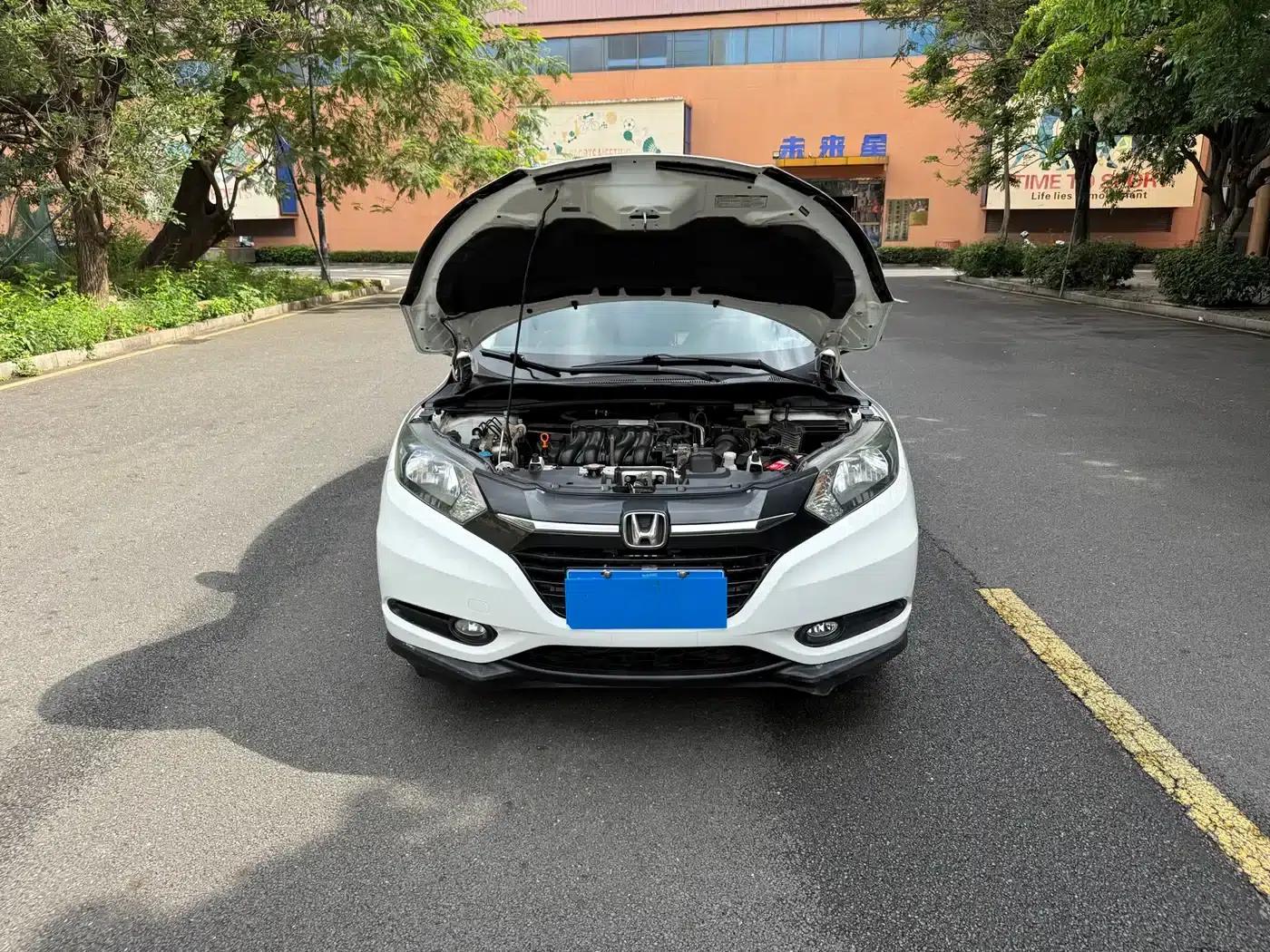 Vezel 2017 1.5L CVT 2WD Comfort Model — миниатюра 17