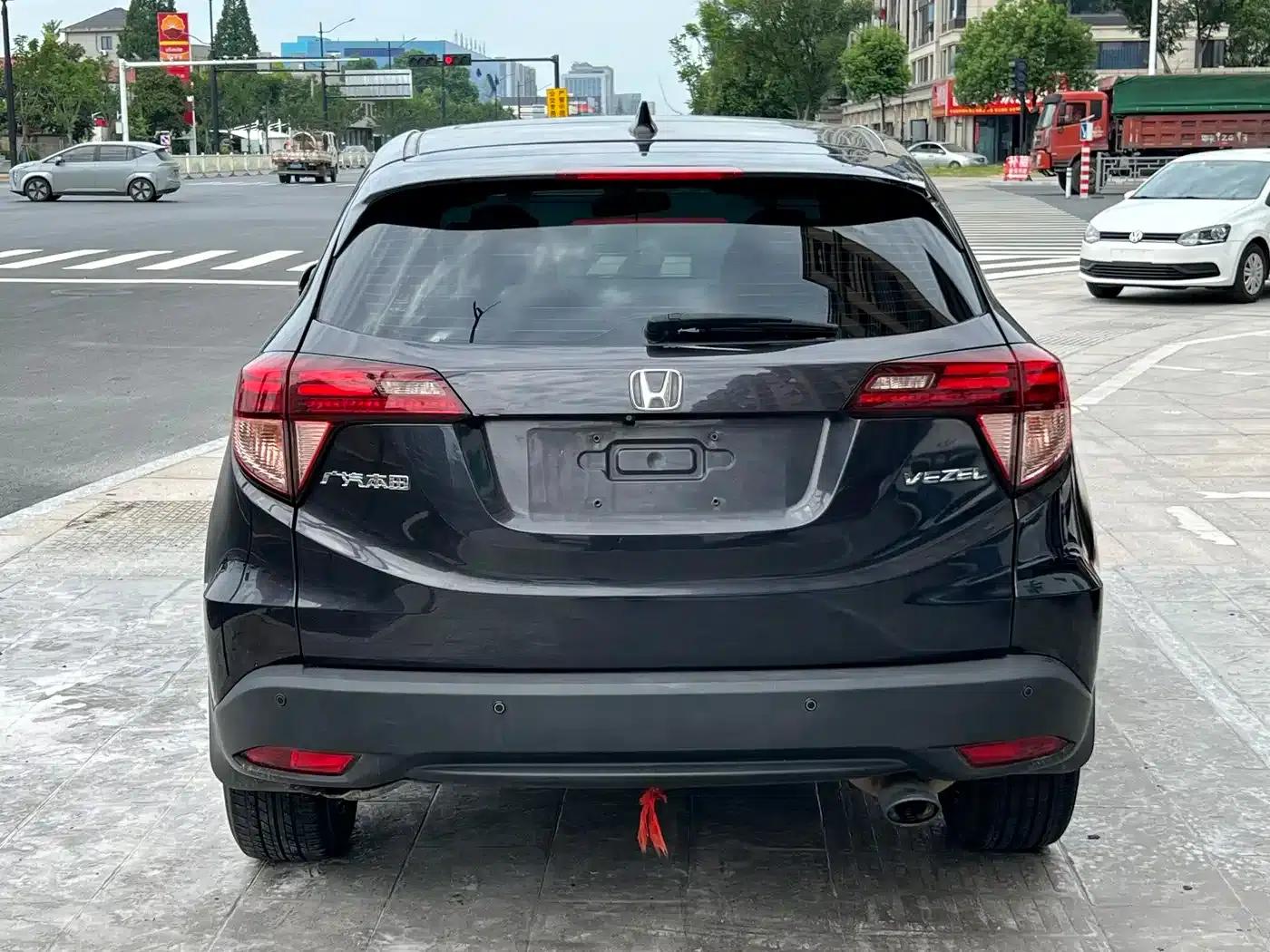 Vezel 2017 1.8L CVT 2WD Pioneer Edition — миниатюра 5