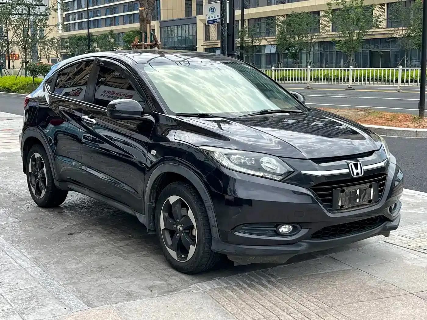 Vezel 2017 1.8L CVT 2WD Pioneer Edition — миниатюра 6