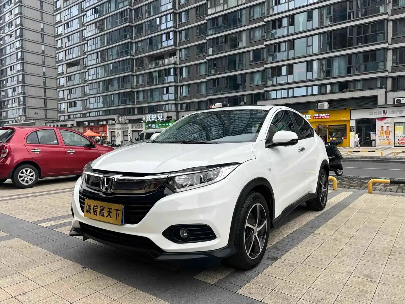 Vezel 2022 1.5L CVT Phantom Night Pioneer Edition — миниатюра 1