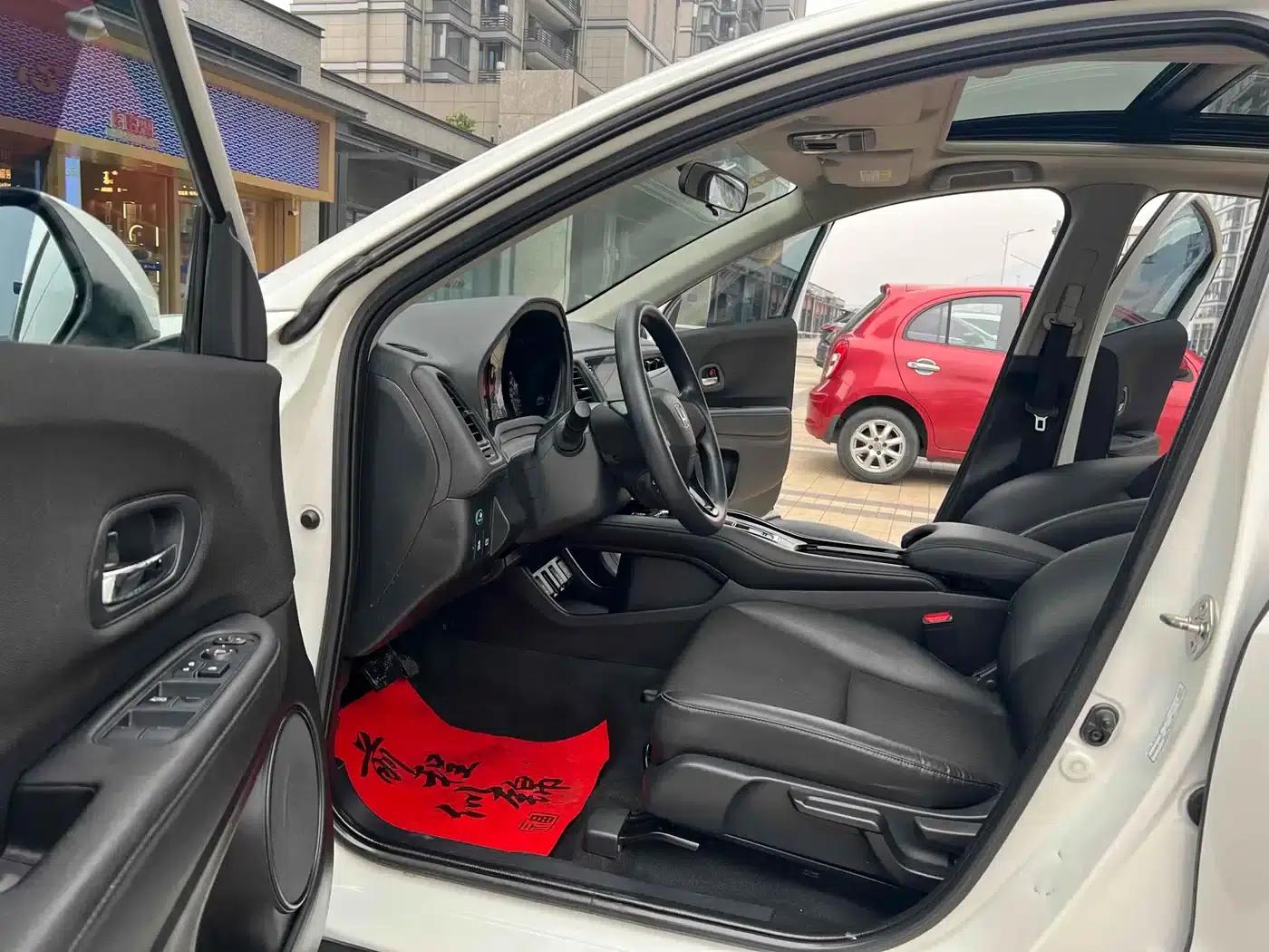 Vezel 2022 1.5L CVT Phantom Night Pioneer Edition — миниатюра 13