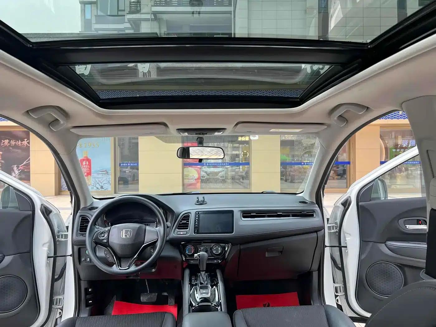 Vezel 2022 1.5L CVT Phantom Night Pioneer Edition — миниатюра 15