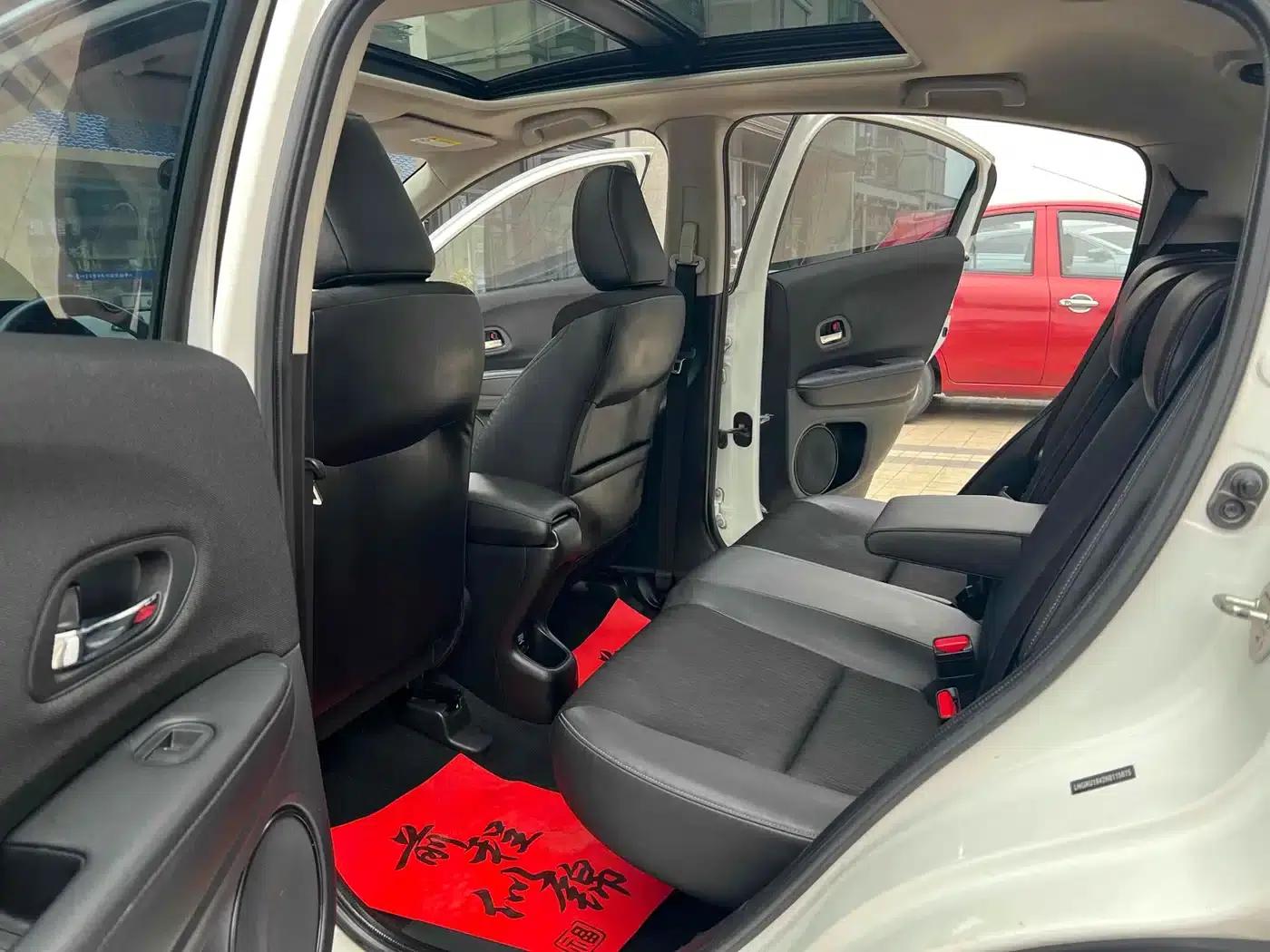 Vezel 2022 1.5L CVT Phantom Night Pioneer Edition — миниатюра 16