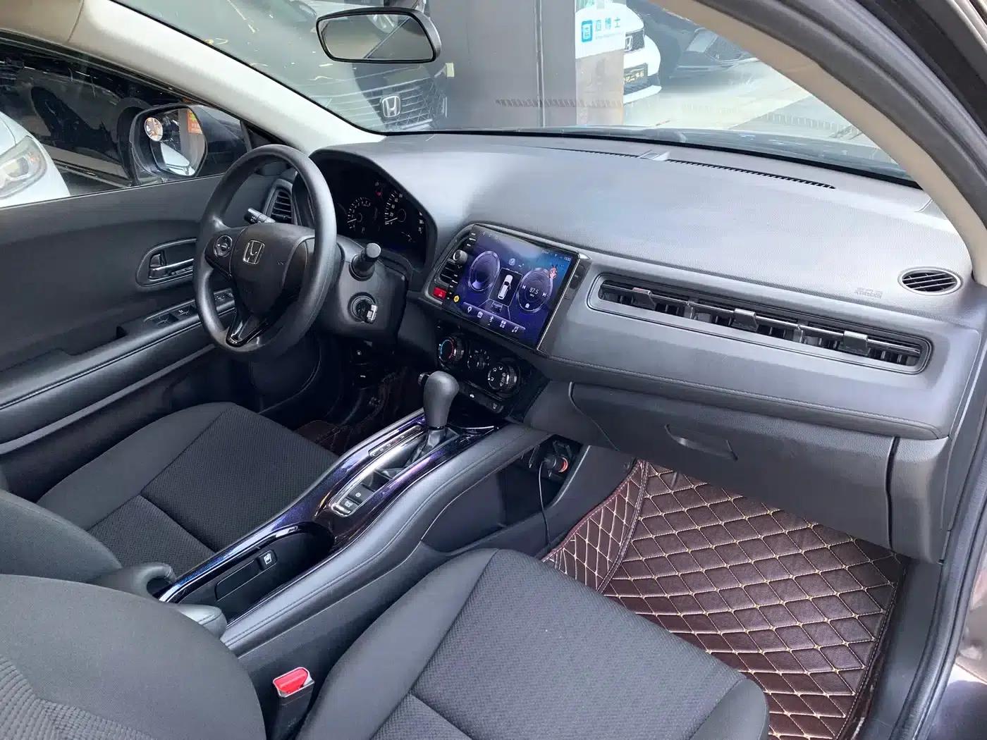 Vezel 2017 1.5L CVT 2WD Comfort Model — миниатюра 11