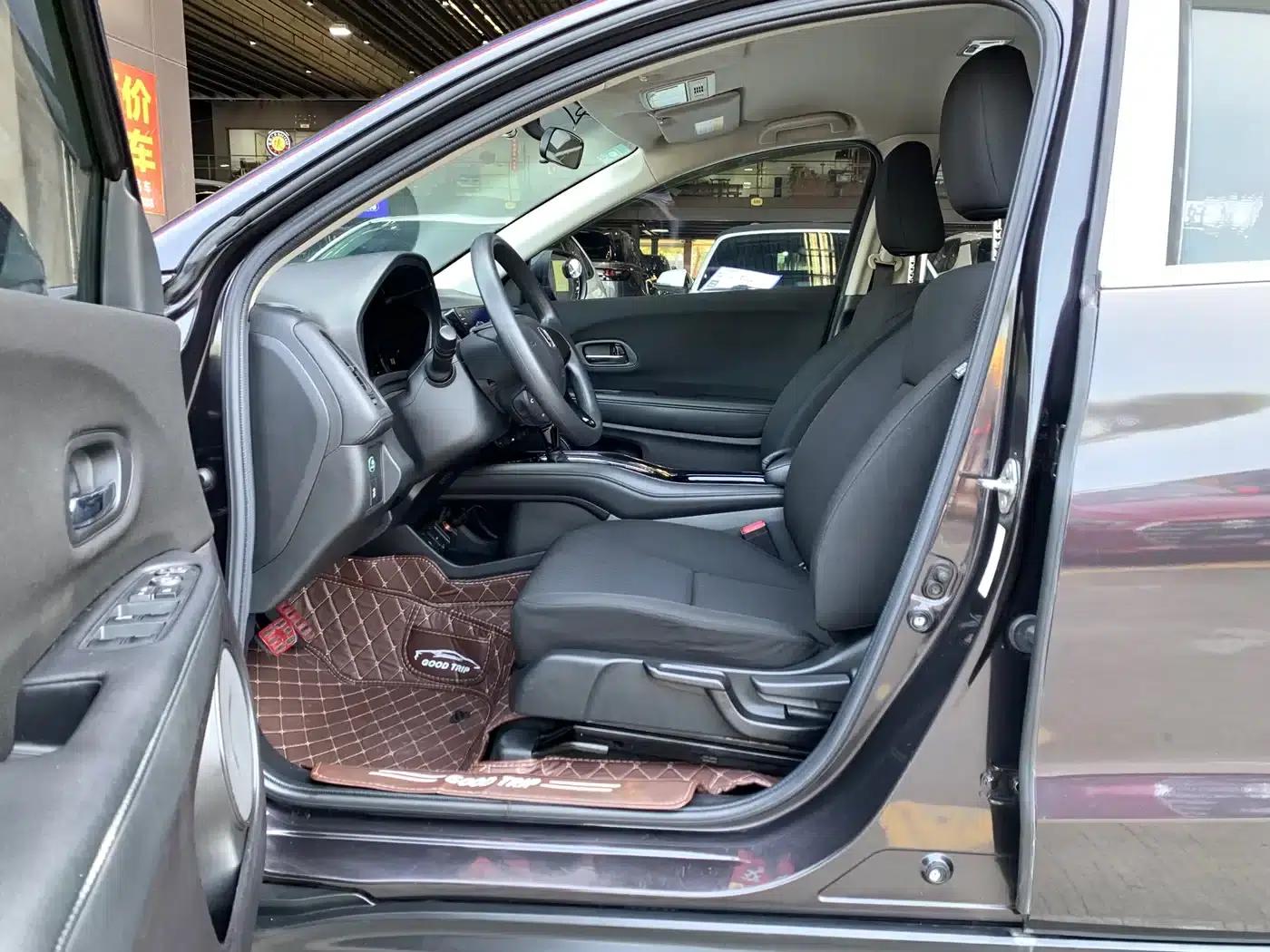 Vezel 2017 1.5L CVT 2WD Comfort Model — миниатюра 10