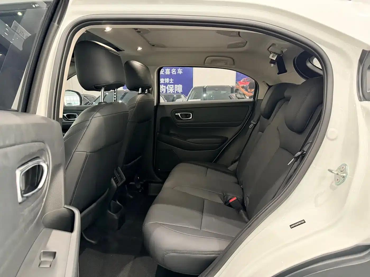 Vezel 2023 1.5L CVT Pioneer Edition — миниатюра 13