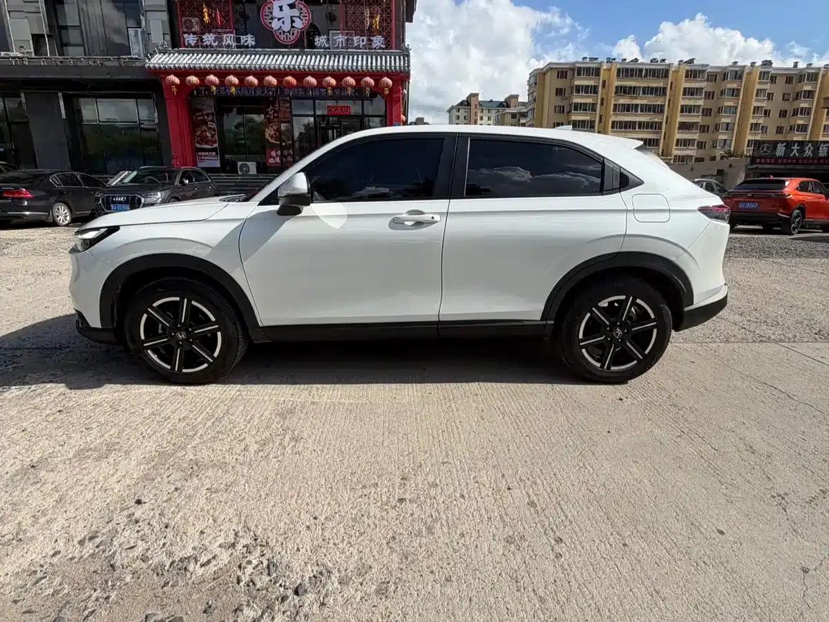 Vezel 2023 1.5L CVT Tech Edition — миниатюра 8