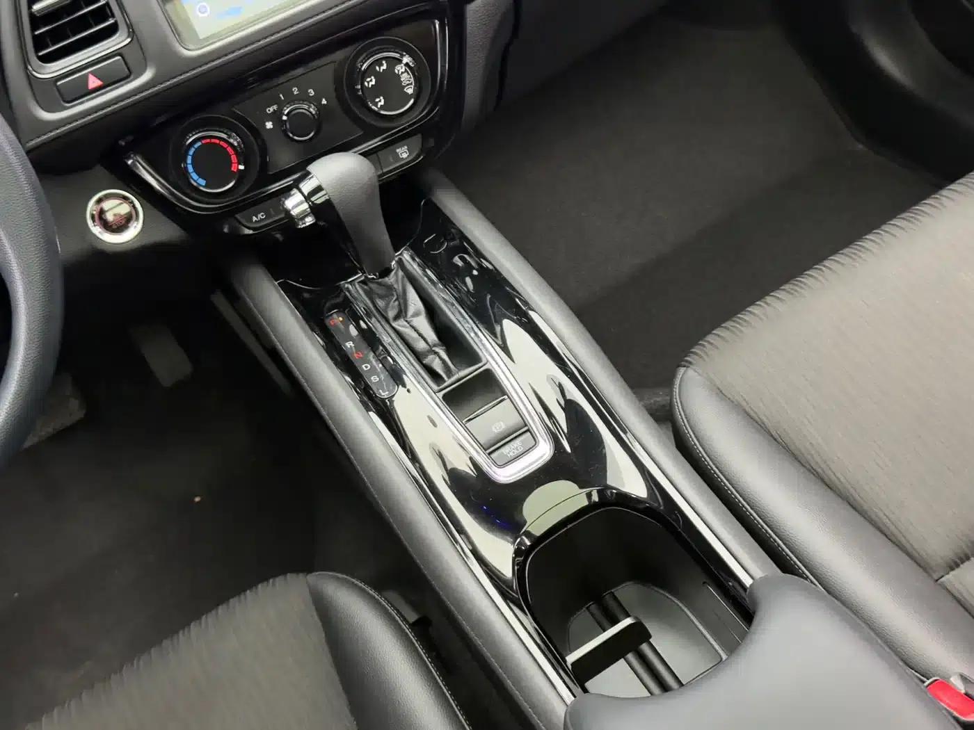 Vezel 2020 1.5L CVT Luxury Edition — миниатюра 17