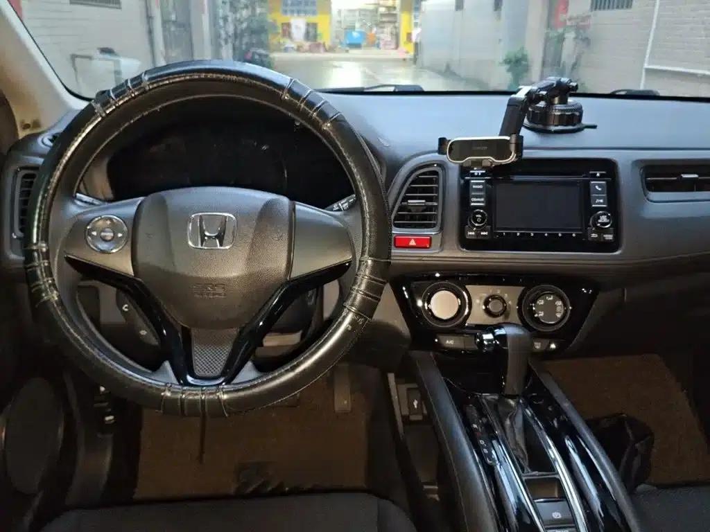 Vezel 2017 1.5L CVT 2WD Comfort Model — миниатюра 13
