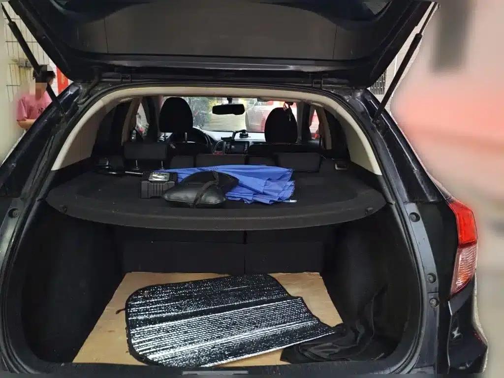 Vezel 2017 1.5L CVT 2WD Comfort Model — миниатюра 10