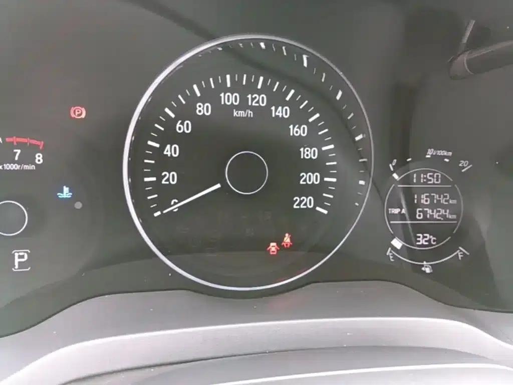 Vezel 2017 1.8L CVT 2WD Pioneer Edition — миниатюра 12