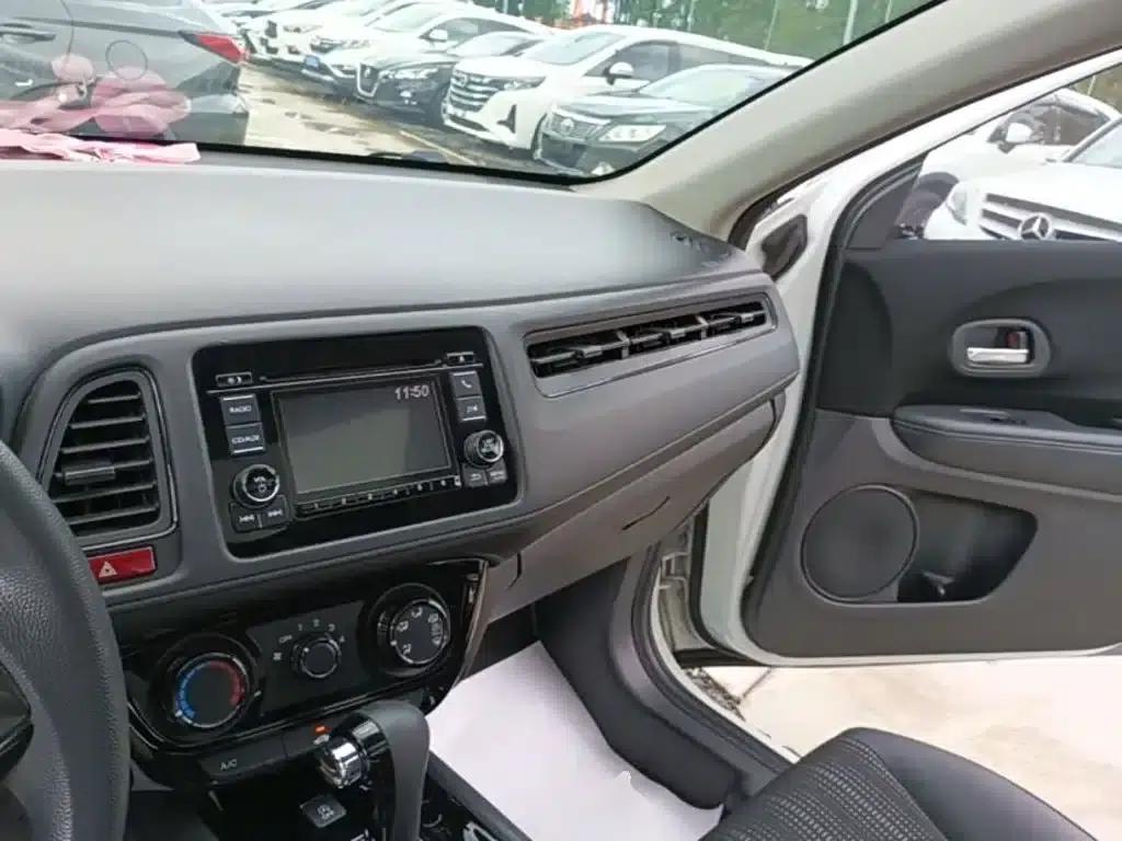 Vezel 2017 1.8L CVT 2WD Pioneer Edition — миниатюра 10