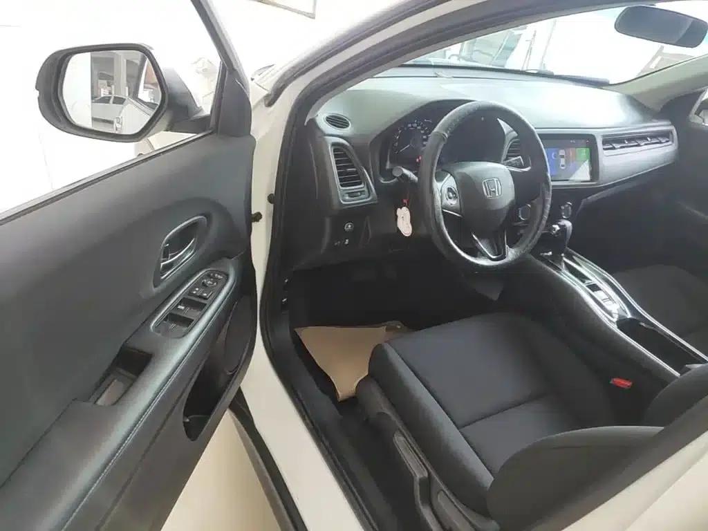 Vezel 2017 1.5L CVT 2WD Comfort Model — миниатюра 16