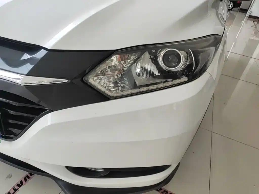 Vezel 2017 1.5L CVT 2WD Comfort Model — миниатюра 24