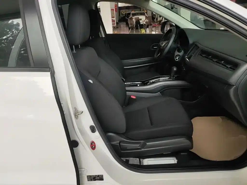 Vezel 2017 1.5L CVT 2WD Comfort Model — миниатюра 25
