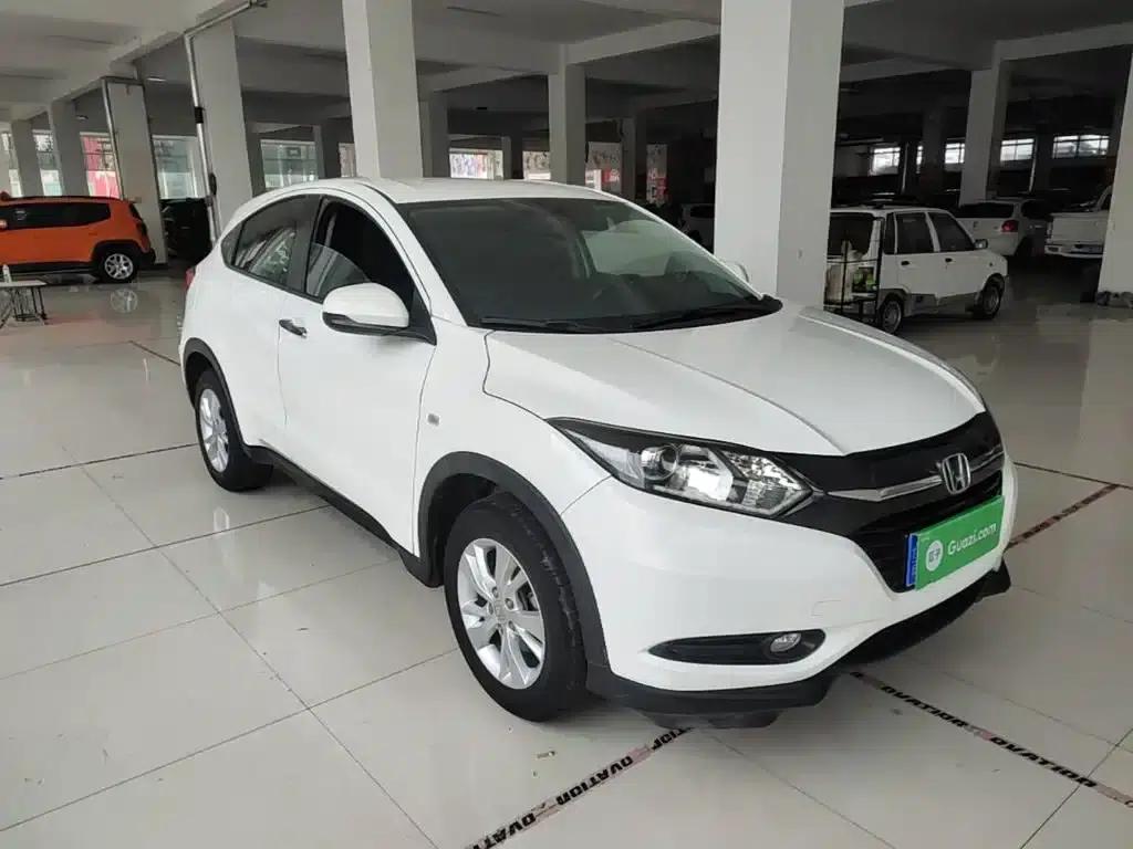 Vezel 2017 1.5L CVT 2WD Comfort Model — миниатюра 4