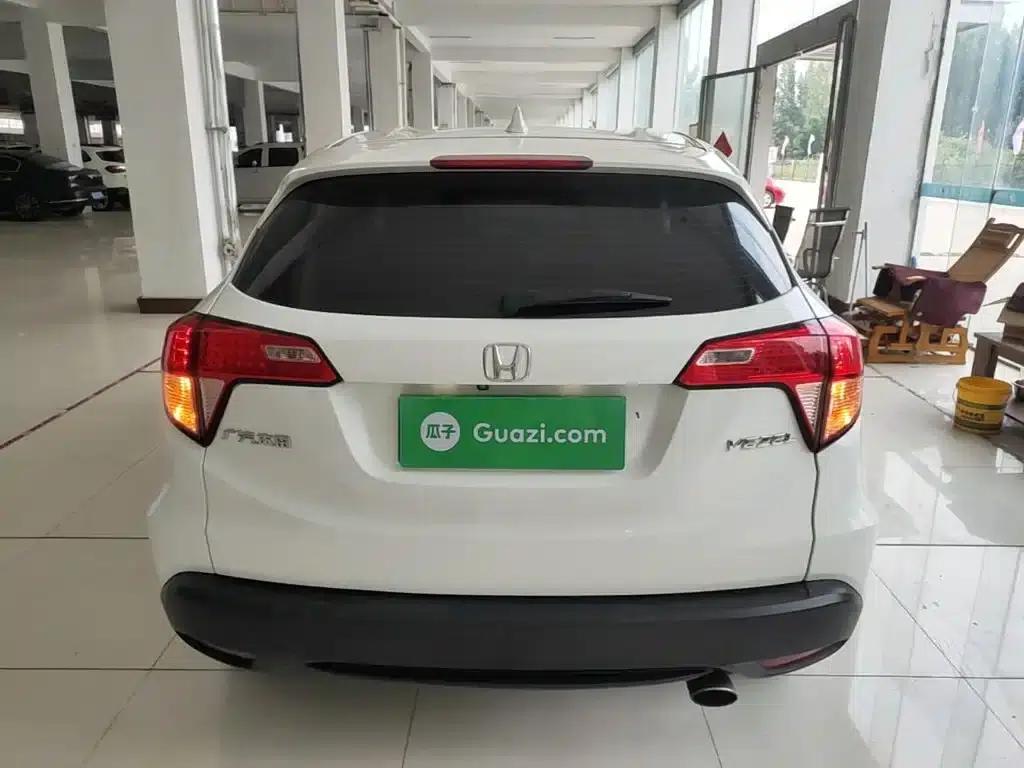 Vezel 2017 1.5L CVT 2WD Comfort Model — миниатюра 6